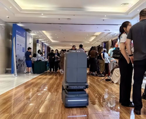 辽宁站 云迹科技复合多态机器UP与酒旅业共建科技服务新范式